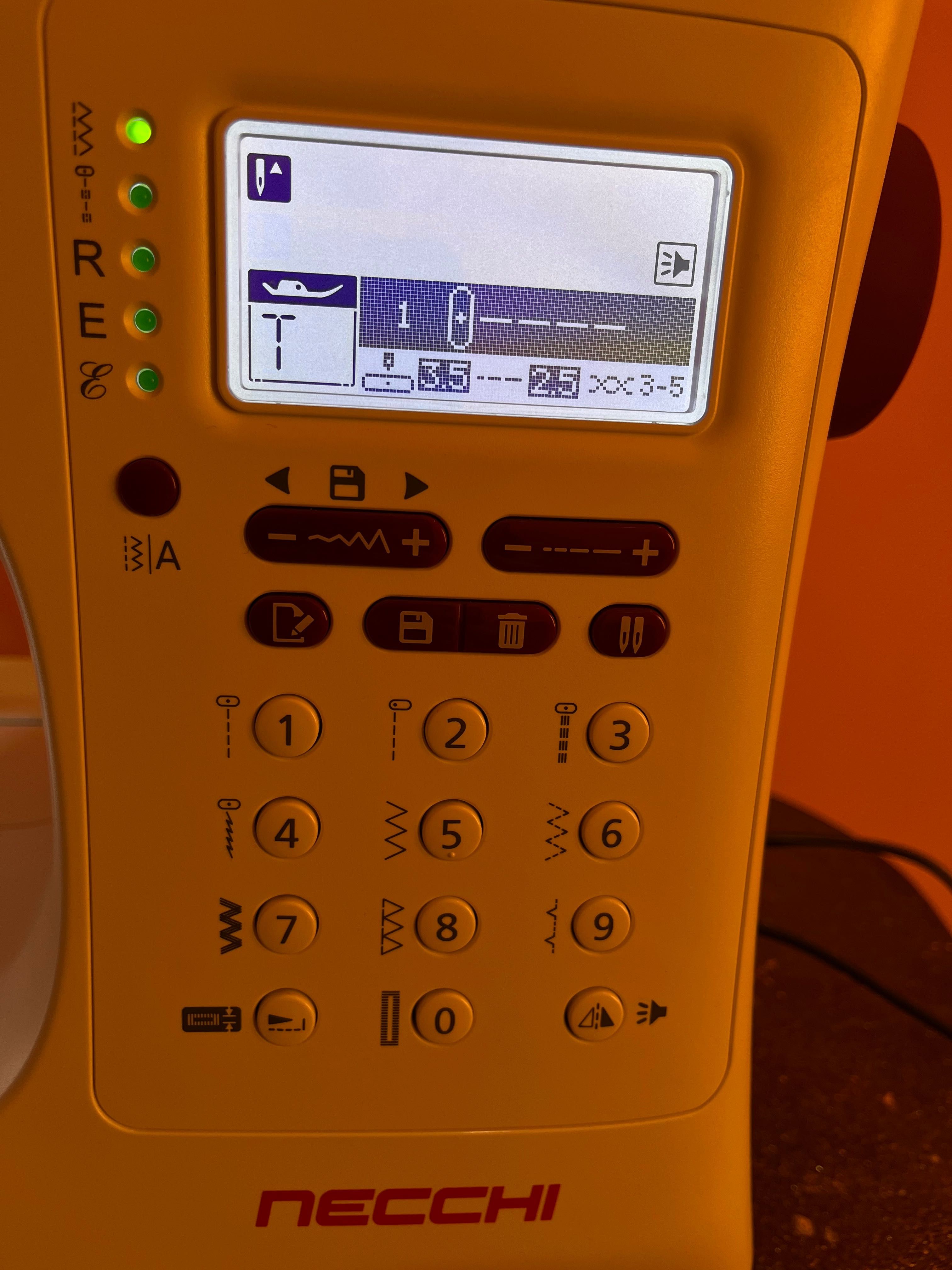 Компʼютерна швейна машинка Necchi NC-204D