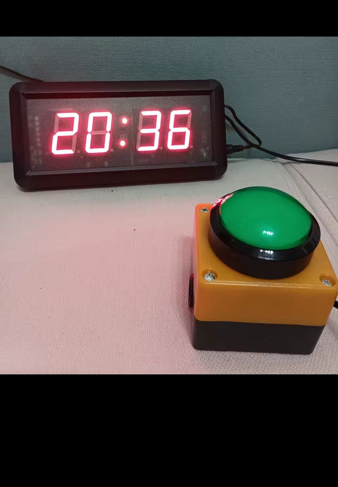 4-значний LED годинник із функцією таймера / зворотного відліку
