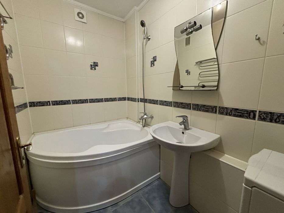 Продам ванну, раковину та унітаз