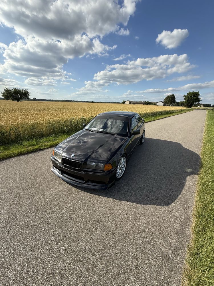 Bmw e36 (b+g, klima).