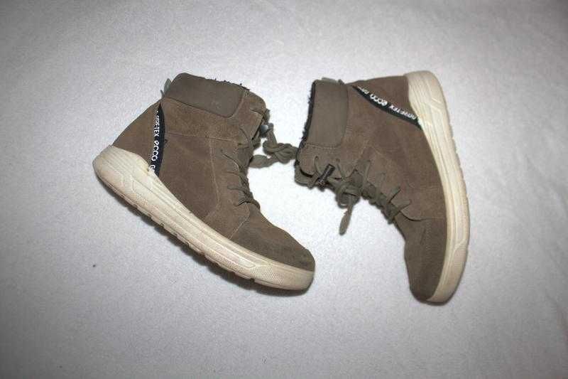 Чоботи фірми Ессо 36 розміру за устілкою 23 см.