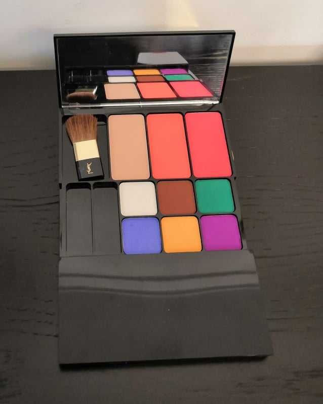 Coffret / paleta de sombras e blush Yves Saint Laurent (NOVO)