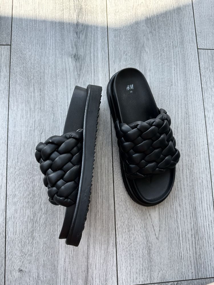 Шльопанці/тапочки H&M