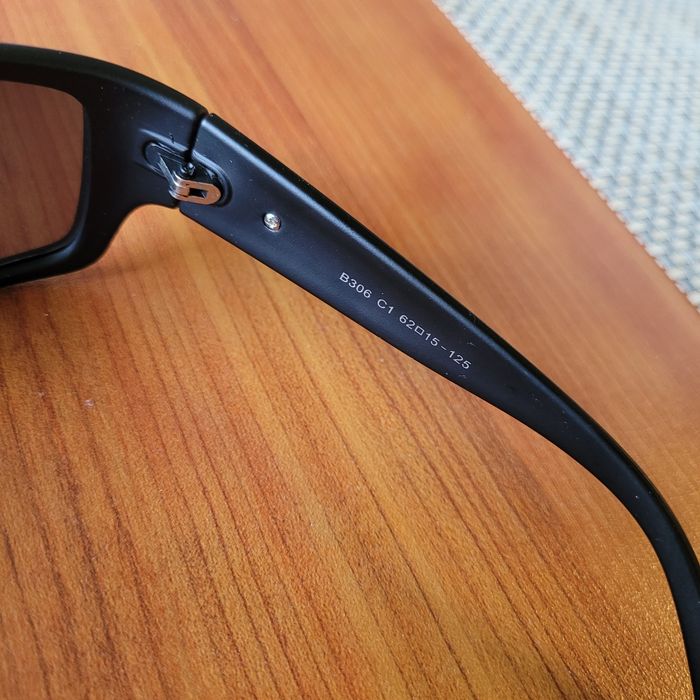 Очки солнцезащитные