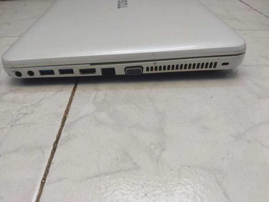 Toshiba Satellite i7- L850-1V7