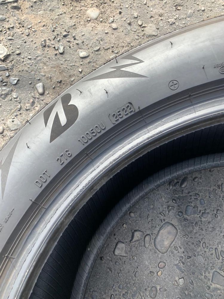 Шини 235/55 R19 Bridgestone 2023/22p зима 7/7,6мм