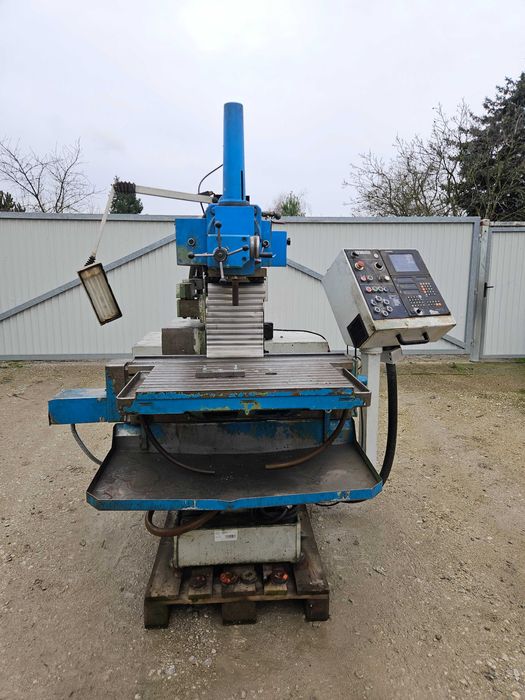 Frezarka narzędziowa Mikron z bogatym osprzętem