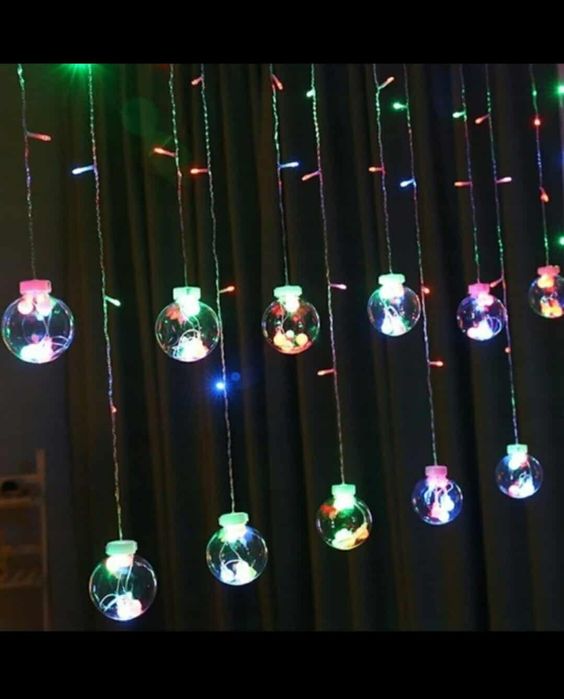 Girlanda kurtyna  LED wewnątrz kolorowe bąbki 3m
