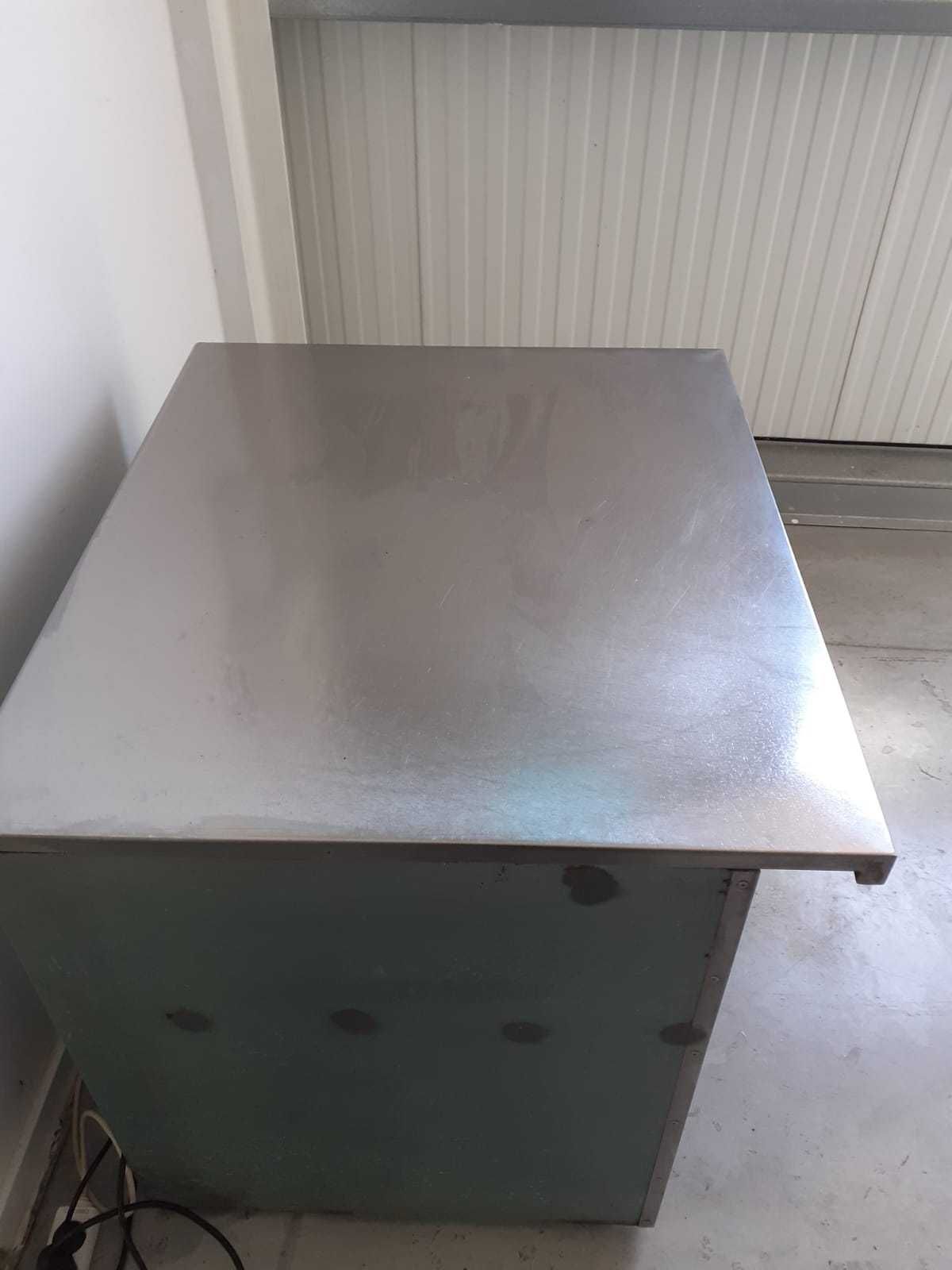 Mesa de inox pequena