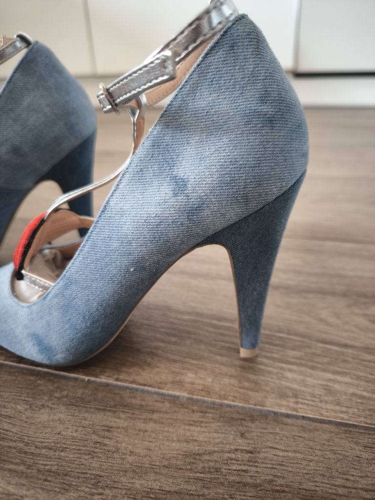 Buty na obcasie 37