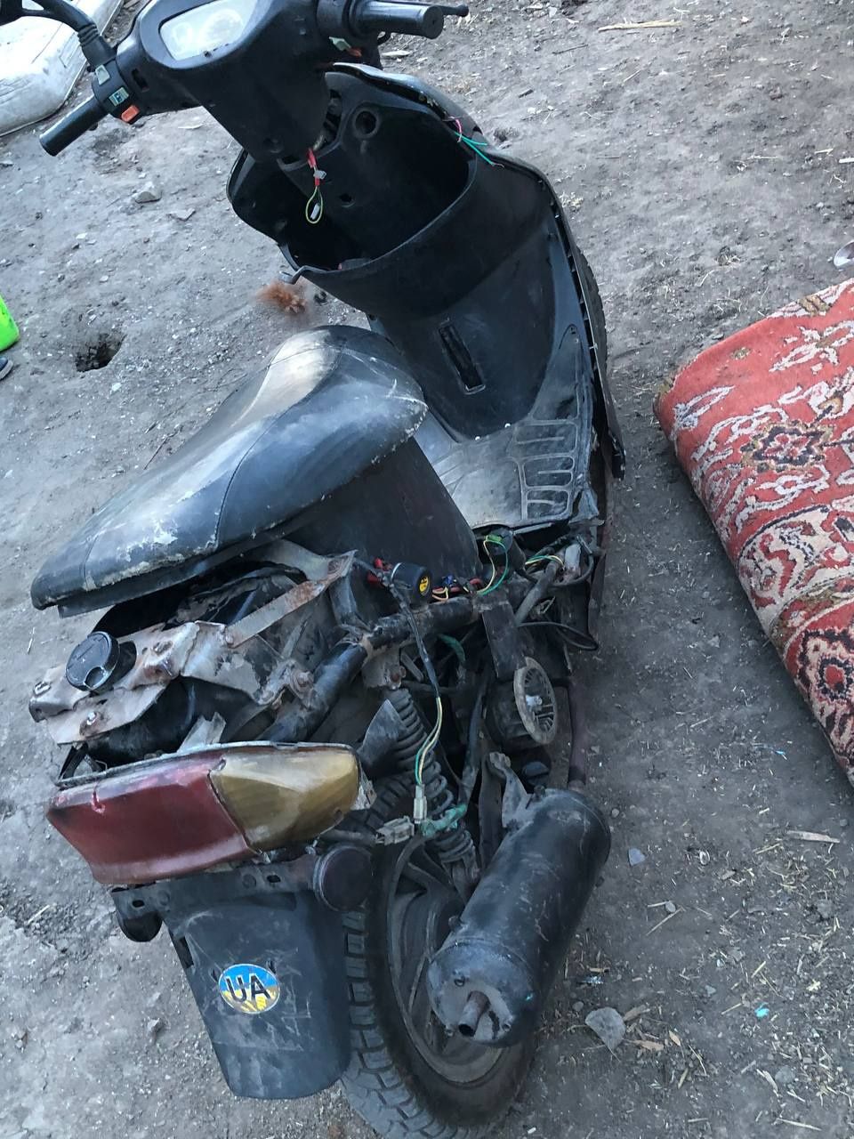 Продам скутер требует ремонта