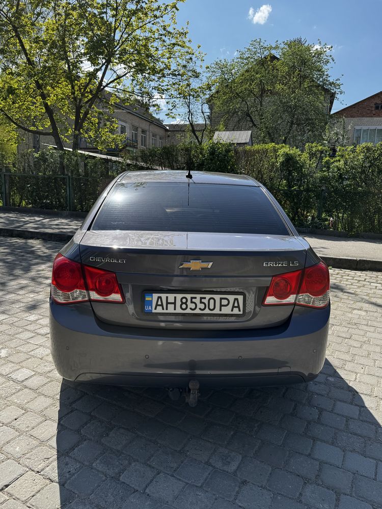 Chevrolet Cruze LS 2011 2.0 дизель