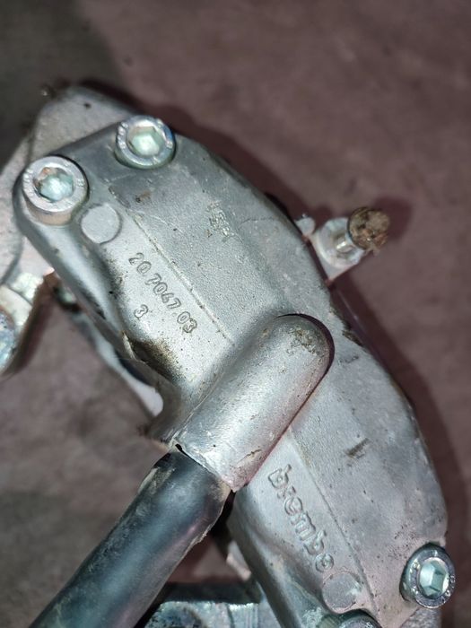 Mercedes S klasa W220 zacisk przód przedni lewy lub prawy BREMBO 330