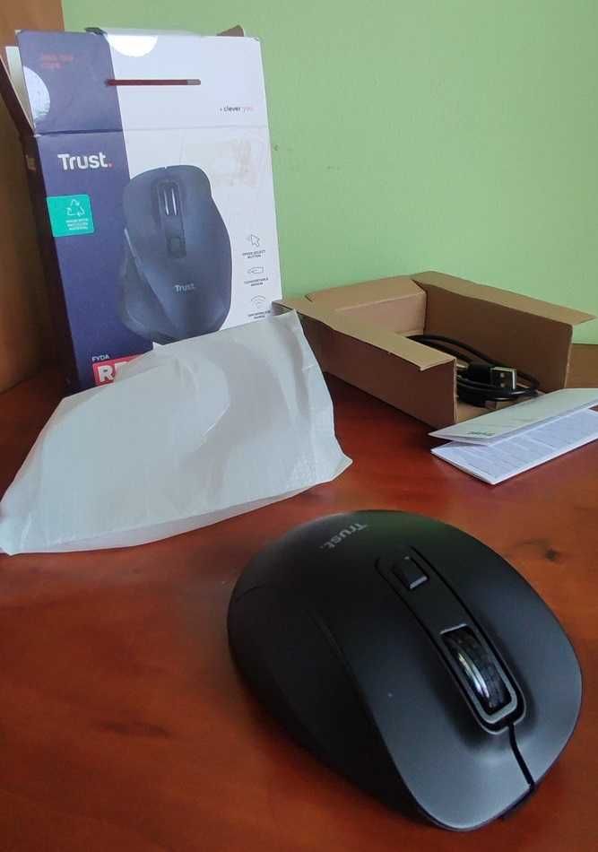 Myszka MYSZ trust FYDA BEZPRZEWODOWA nowa KOMPLET nie logitech