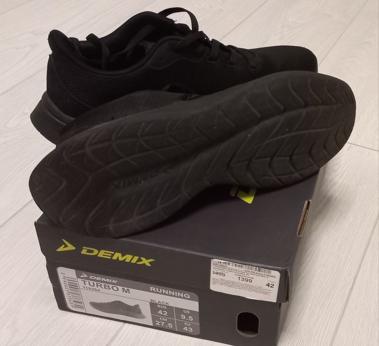 Кросівки чоловічі demix   42 розмір