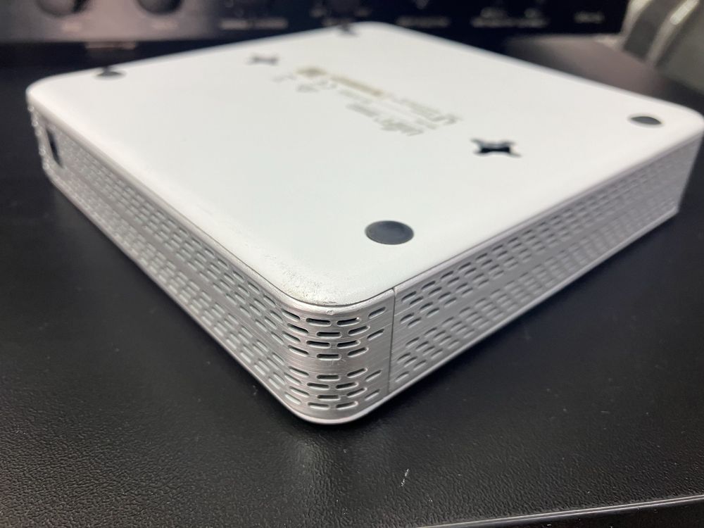 Маршрутизатор Uniquiti UniFi Security Gateway (USG)