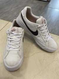 Nike court royal AC se