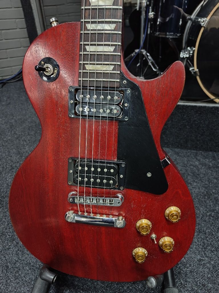 Gibson Les Paul studio cherry red faded