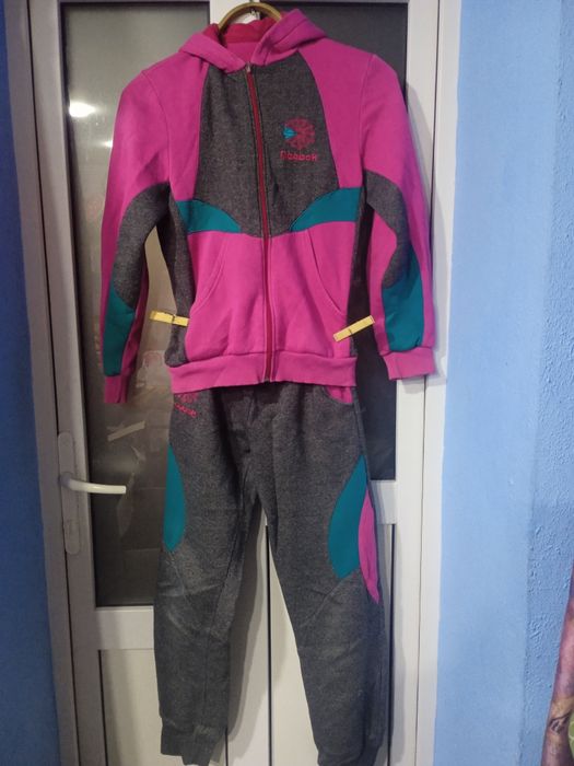 Спортивний костюм, плаття, куртки, шкільна форма