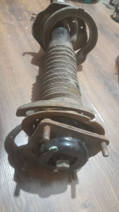 Продам передние стойки мазда мпв