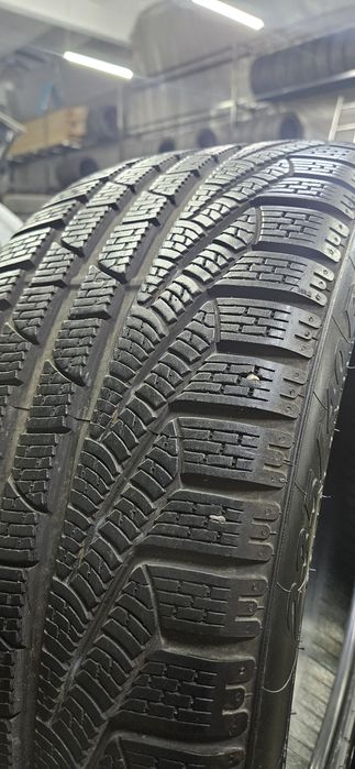 Комплект Зими 235 40 19 Pirelli з Європи Склад Київ