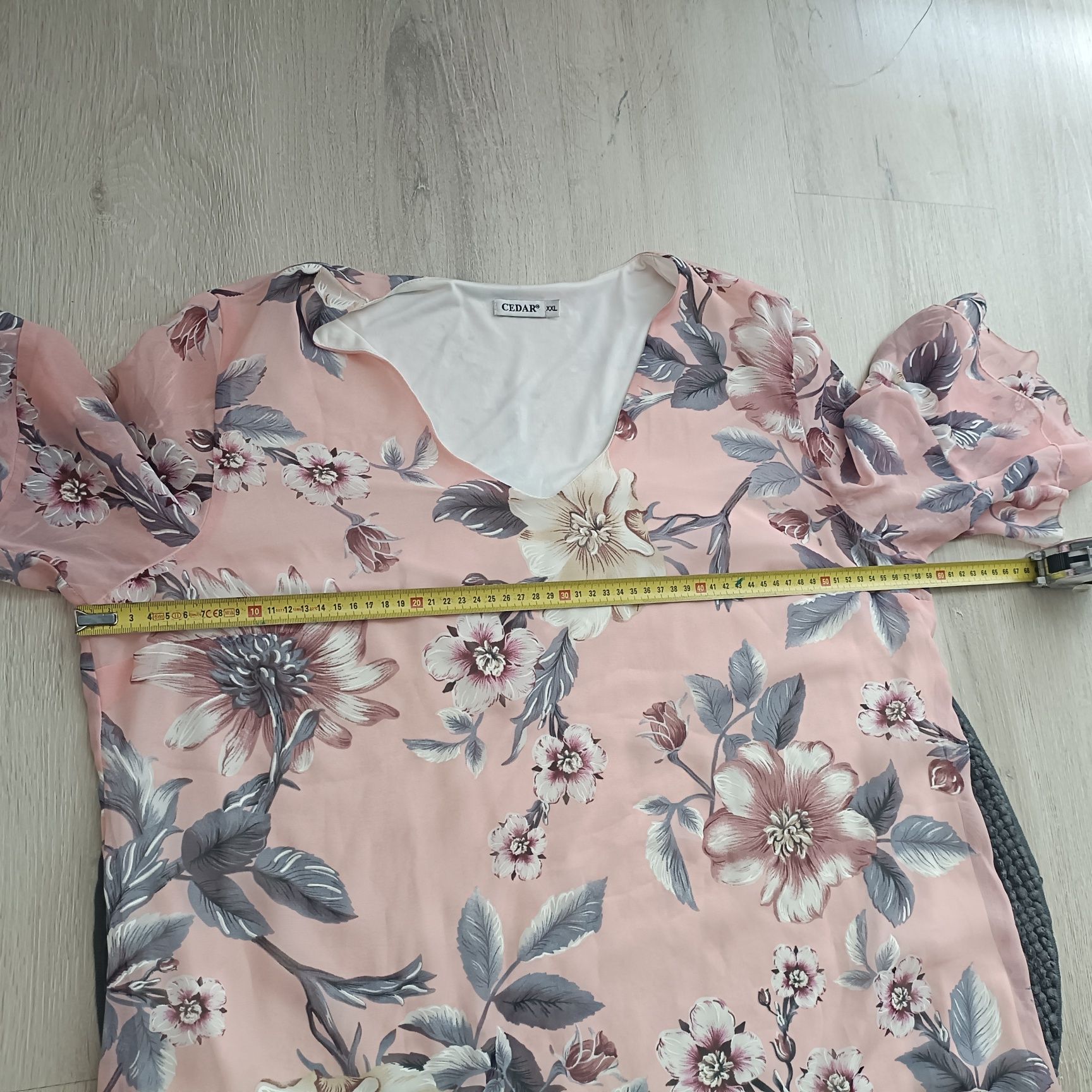Pastelowa sukienka w kwiatowy wzór, z paskiem, rozmiar 44 / 2XL