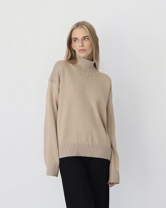 Светр від українського бренду amoslook