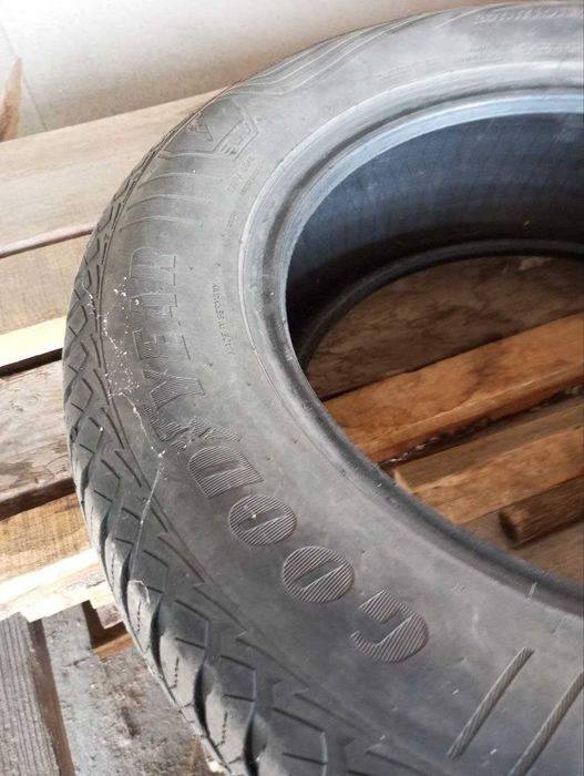 Шини автомобільні R17 4 штуки- 8000 грн