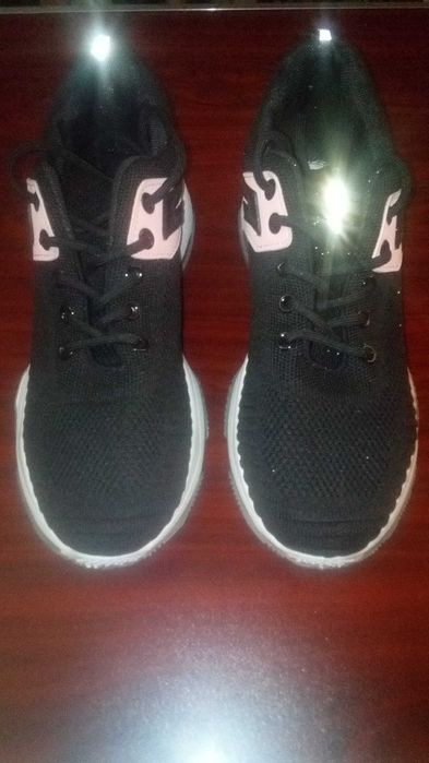 Кроссовки женские 40 размер