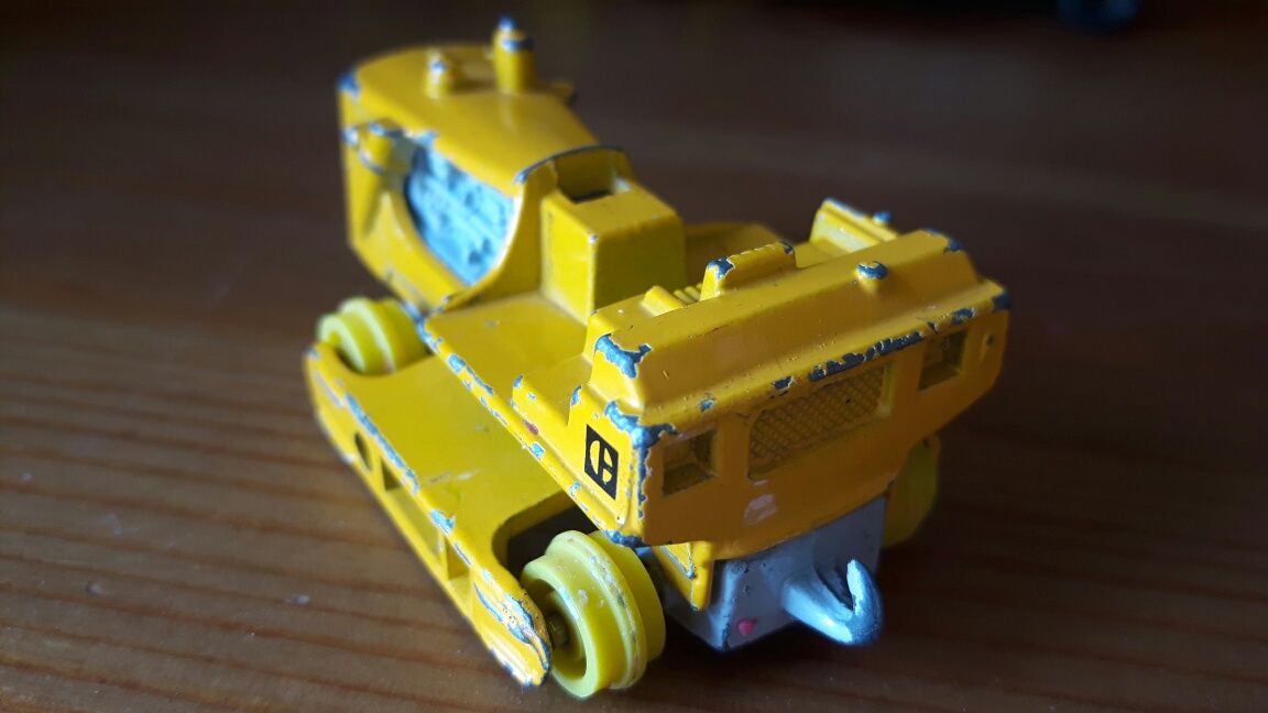 Kolekcjonerskie Matchbox vintage stare auto CAT caterpillar D 9 1979