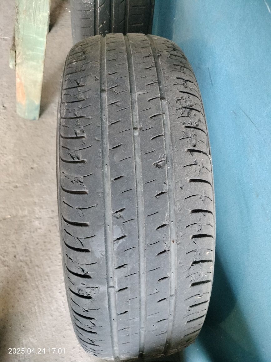 Продам резину Kumho 195.60.15