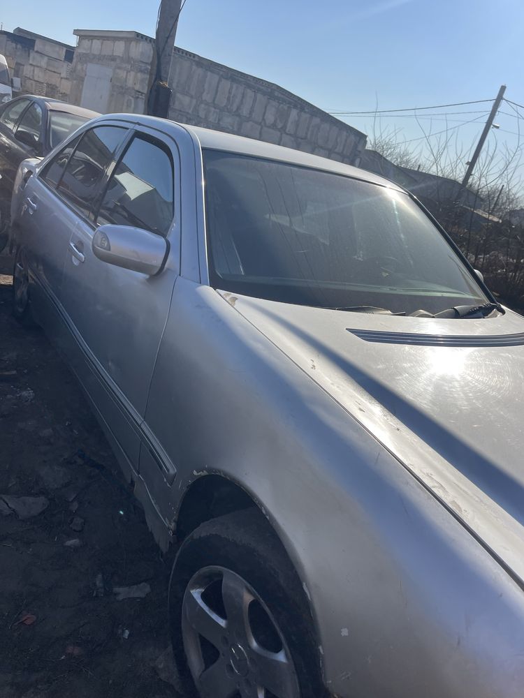 На болти та гайки Mercedes W210 3.2 cdi