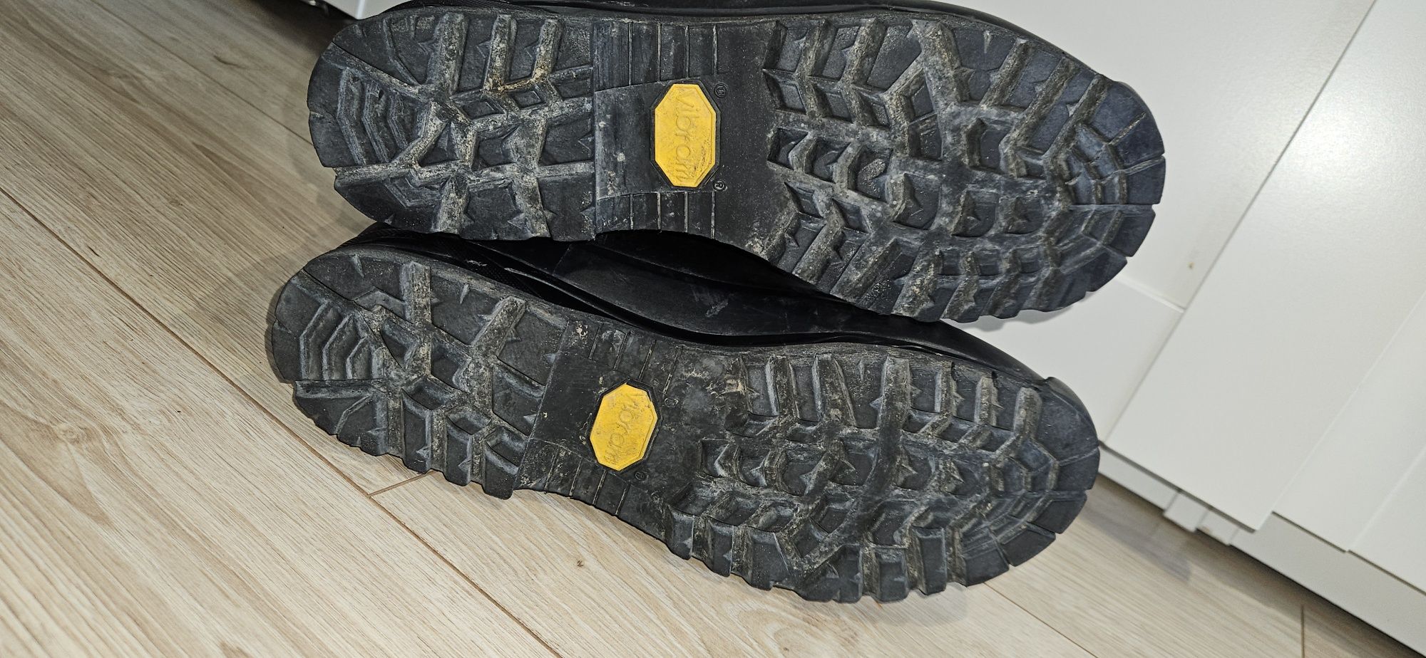 Buty wojskowe 928 r27 demar vibram