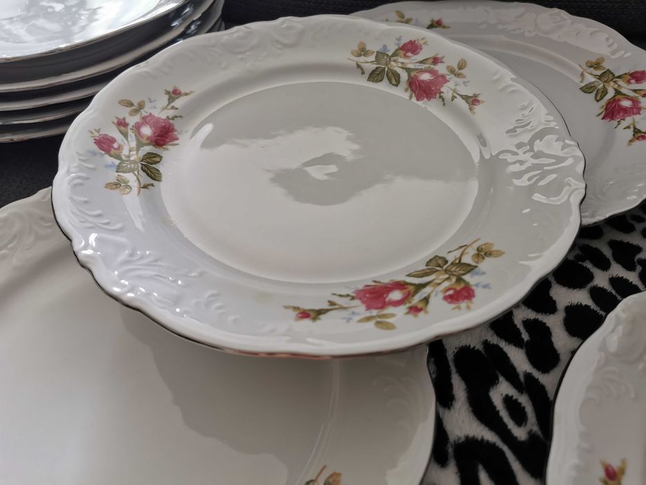 PRL zestaw 12 talerzy obiadowych porcelana