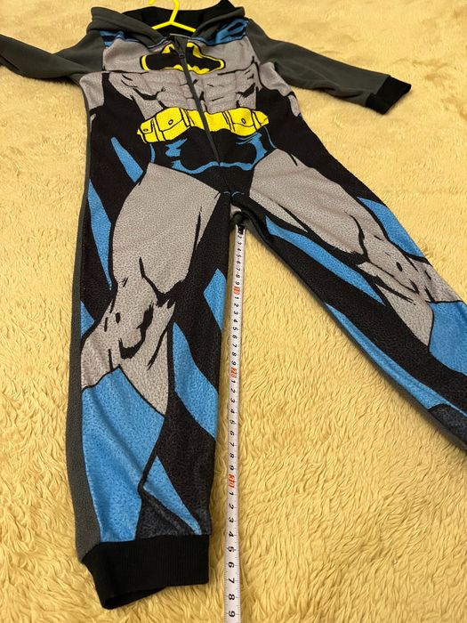 Polarowy kombinezon piżama Batman 104 cm.