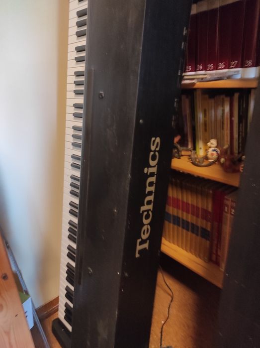 Vendo Piano Technics um