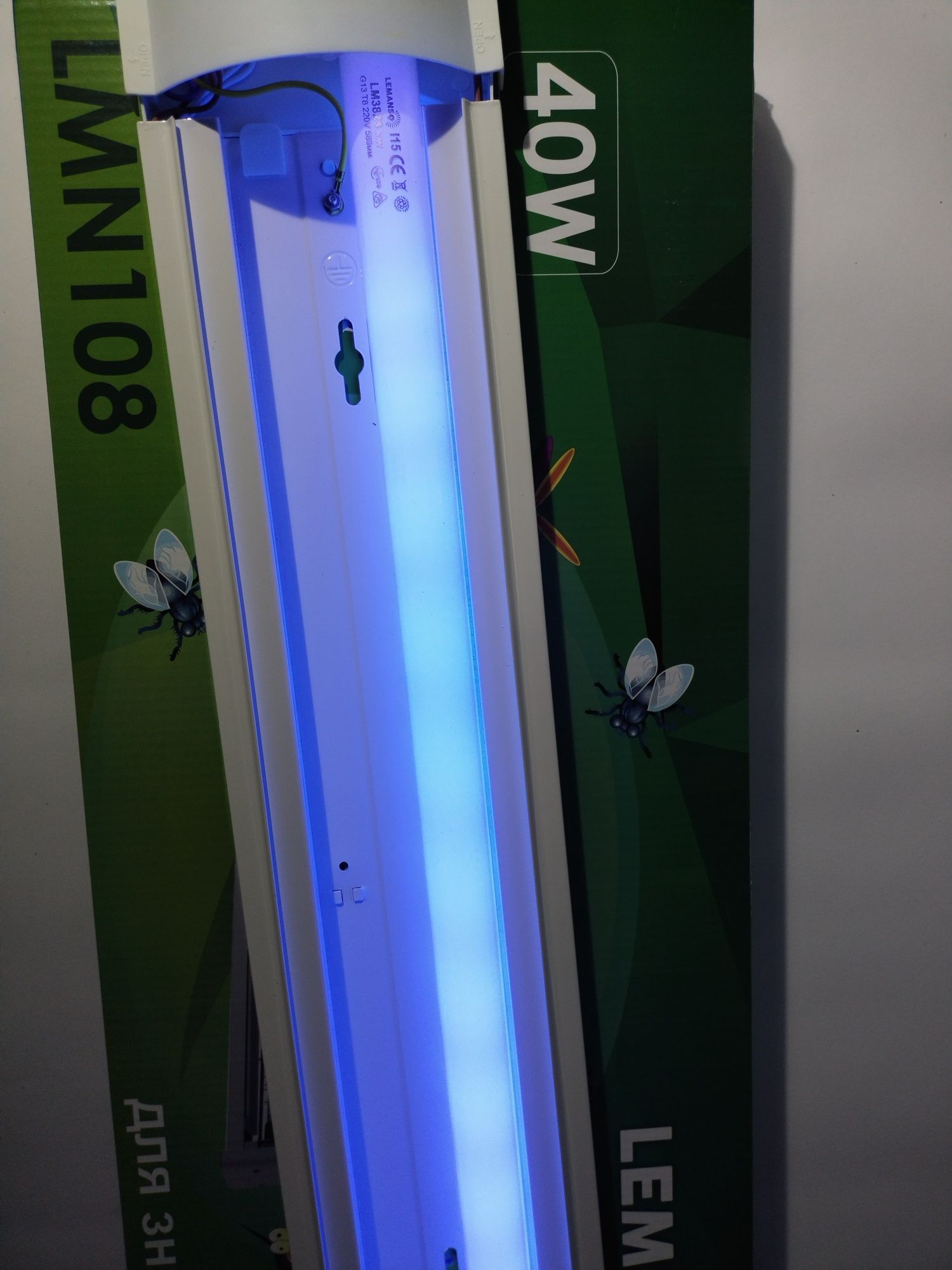 Лампа ультрафіолетова спеціальна для мухоловок Т8 20 вт. 60 см.