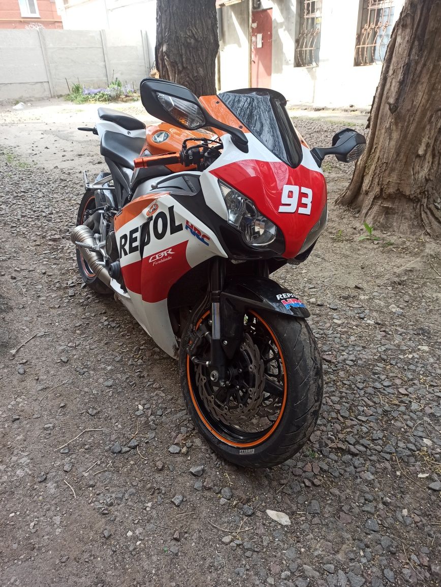 Продам honda cbr 1000 rr