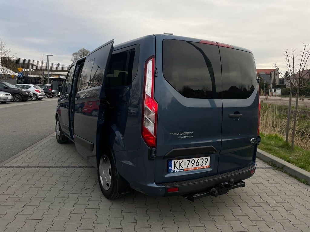 Wynajem Busów 9 Osobowych Ford Transit Custom Narty Wakacje