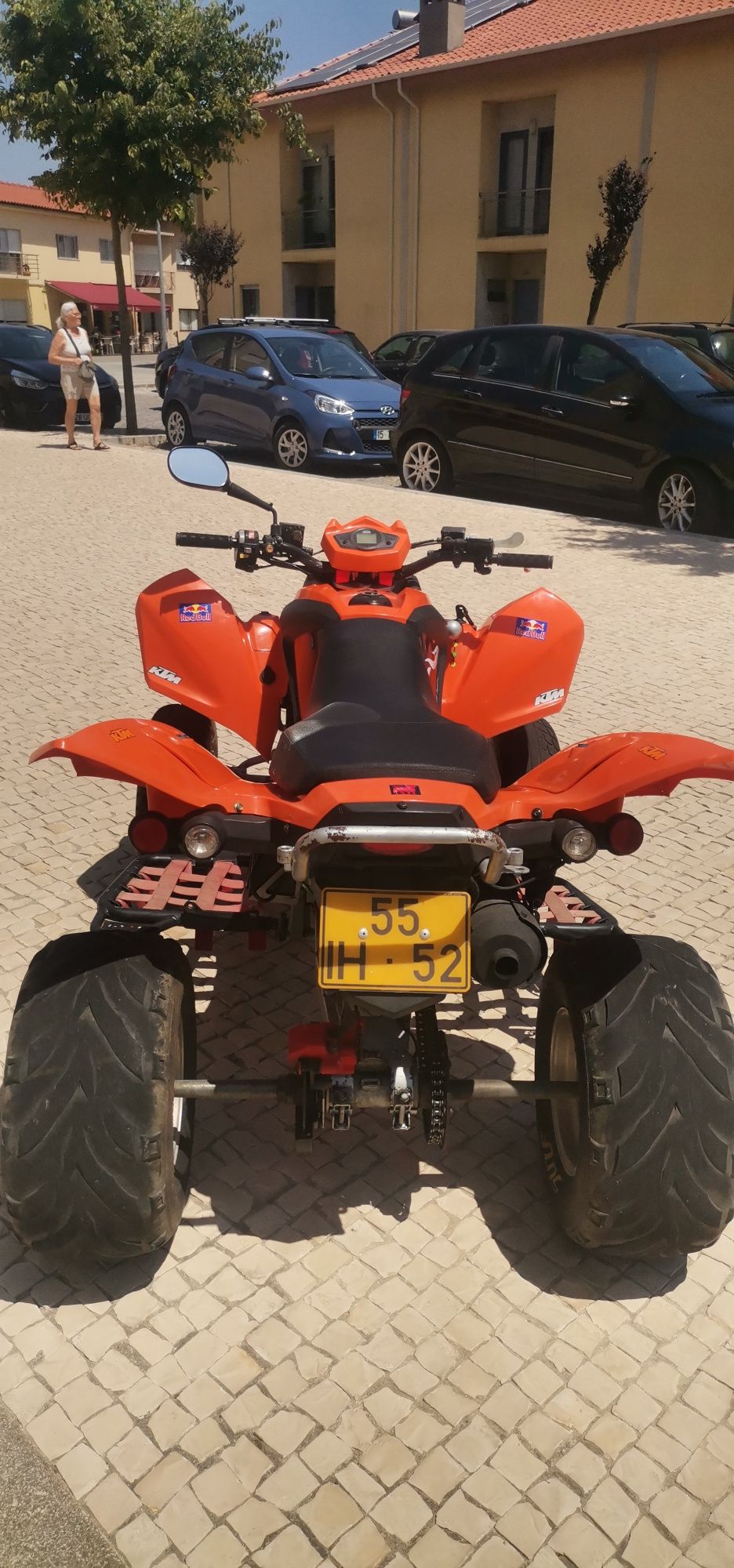 Moto 4 Adly 320s em estado irrepreensível