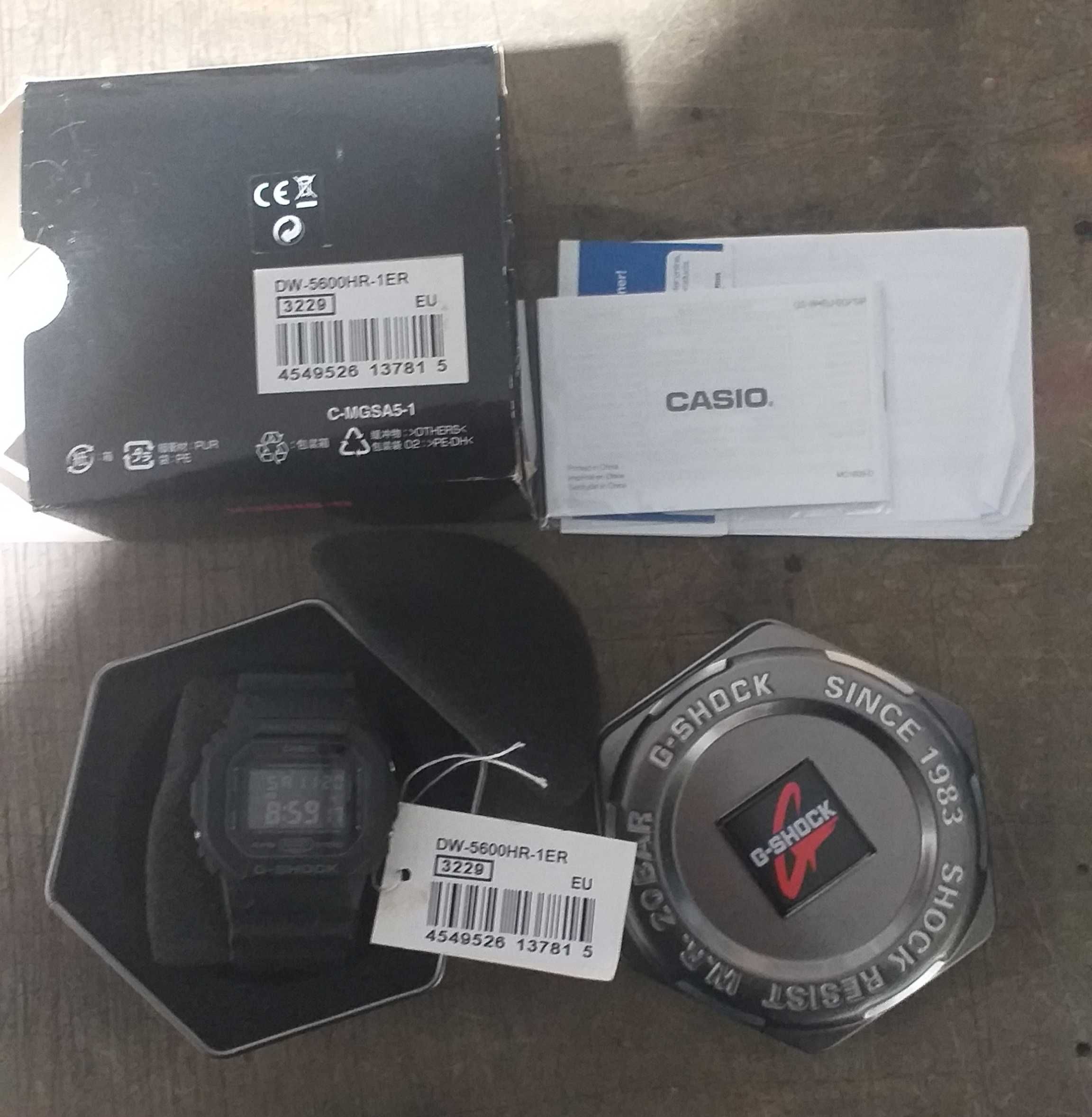 Zegarek Casio G-shock DW-5600HR-1ER ma grawer.