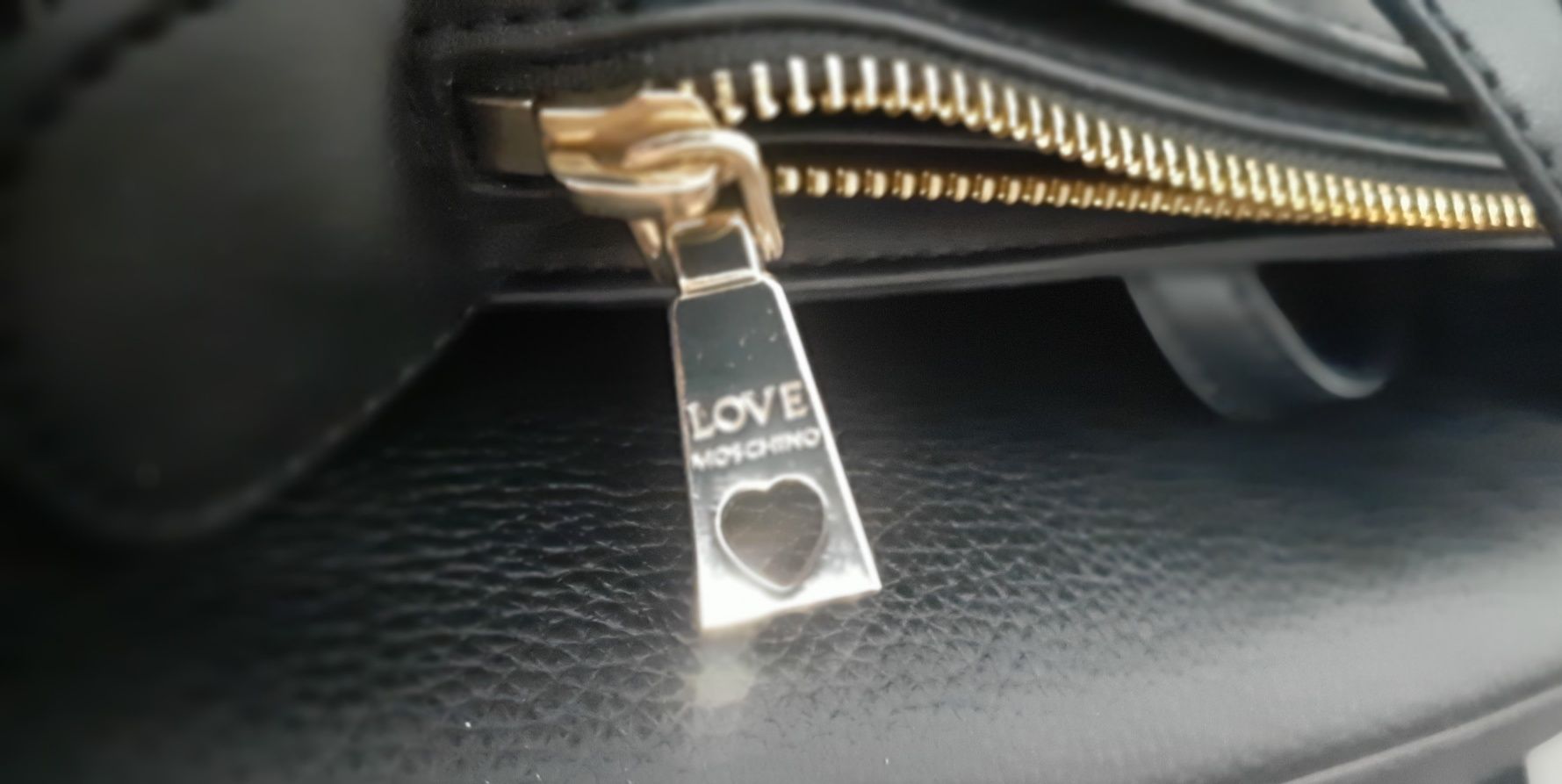 Shopper Love Moschino czarno-złoty