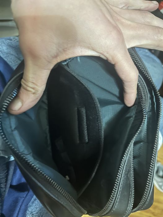 Bolsa da lacoste original , ver fotos todas ate ao fim