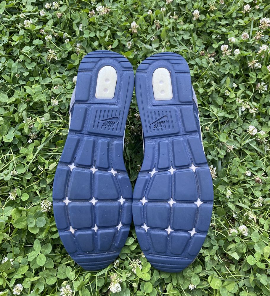 Кросівки Nike VENTURE RUNNER 45 (29 см)