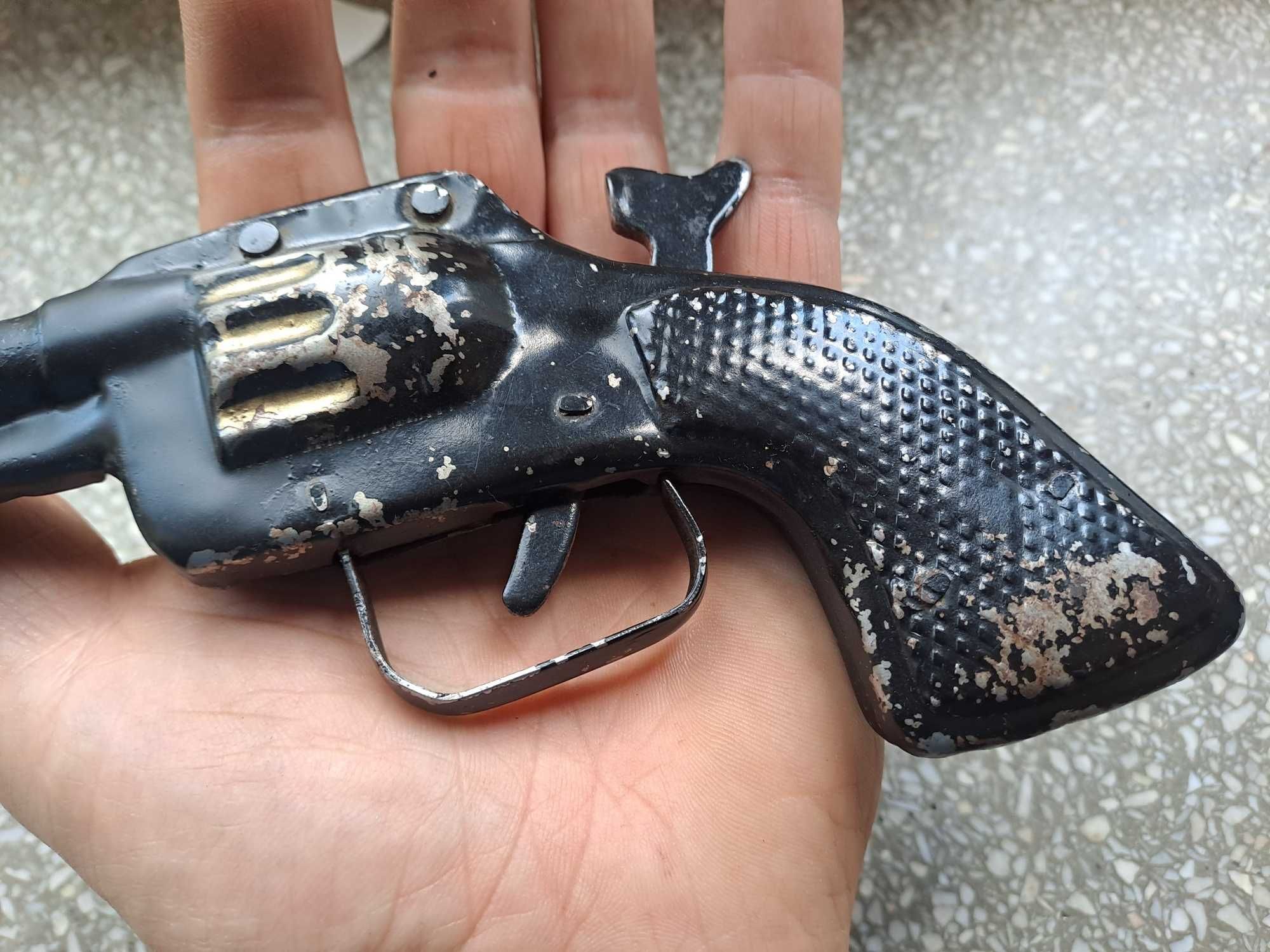 Pistolet Korkowiec z PRL-U.