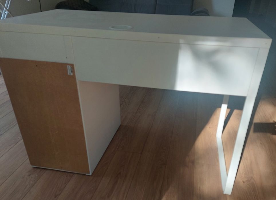 Biurko ikea MiCKE + nadstawka
