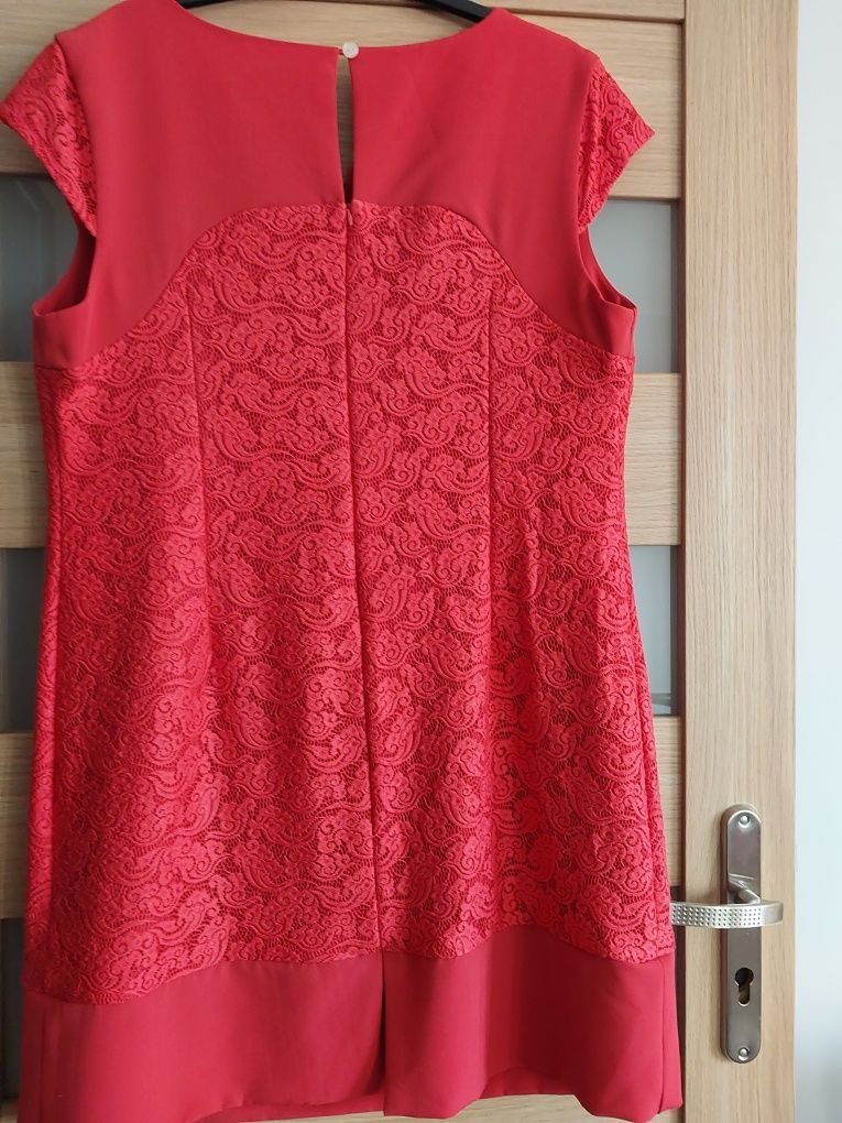 Sukienka czerwona r. 52