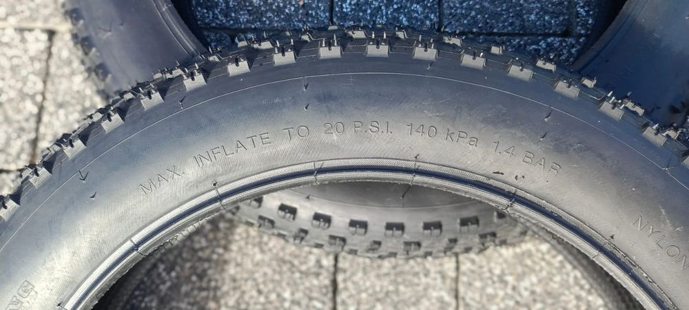 opony 20x4.0 jak nowe