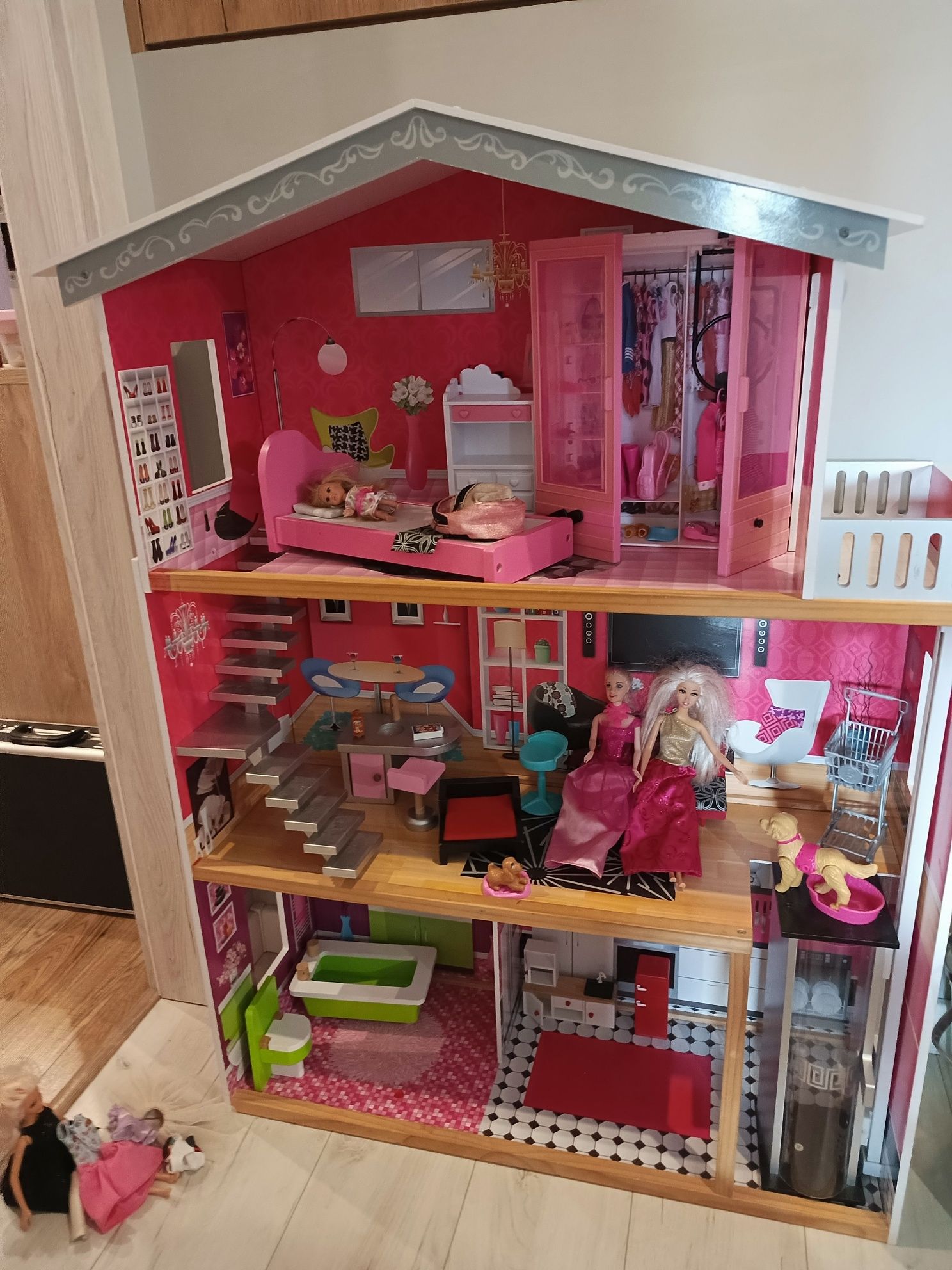 Duży domek dla lalek Barbie