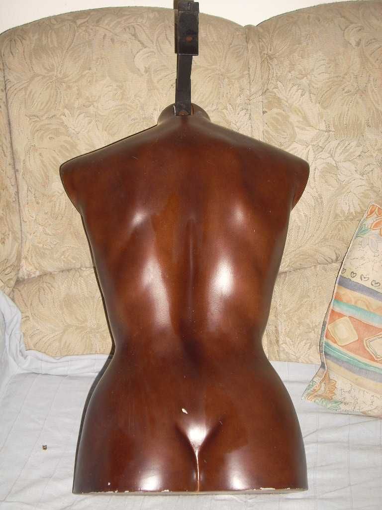 Manequim Torso Feminino Castanho, de parede